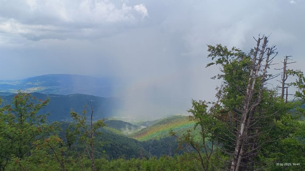 Widok z wieży na Lubaniu na tęcze